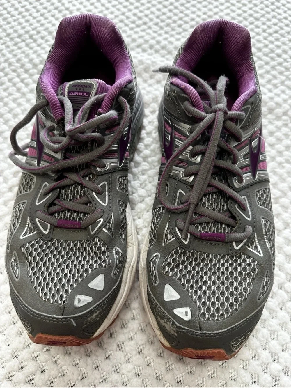 Brooks Ariel 14 Women’s Size 9.5 Gray/Purple Tennis Shoes